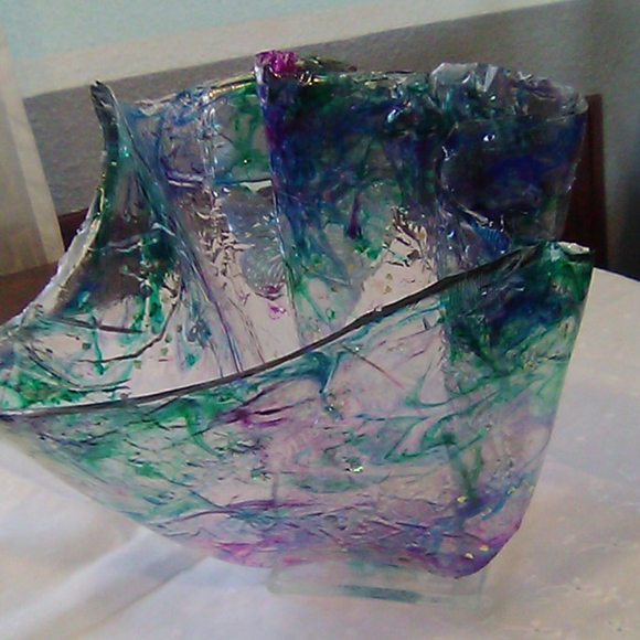Made by Misty resin vase - Picture 3 of 4